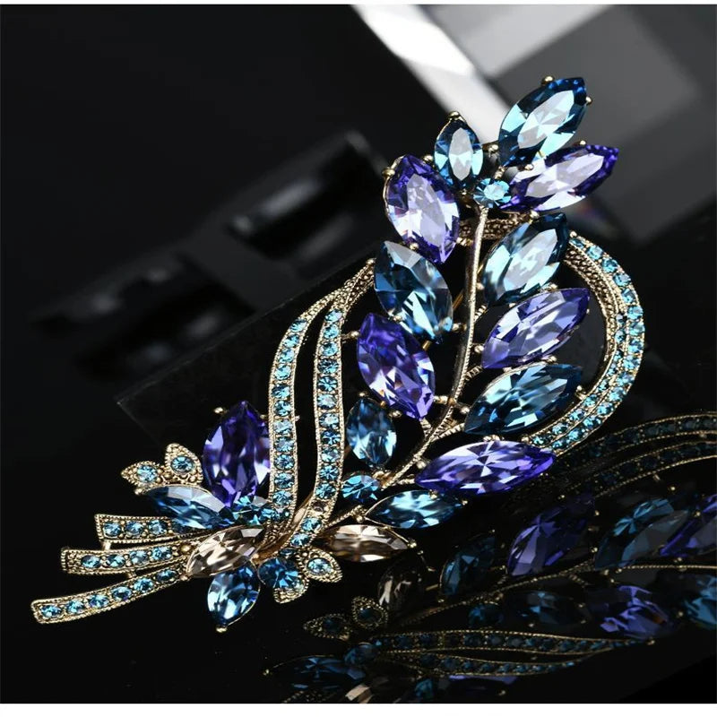 Brooch Ladies High-End Crystal Accessories Retro Atmosphere Suit Corsage Coat Brooch Birthday Gift