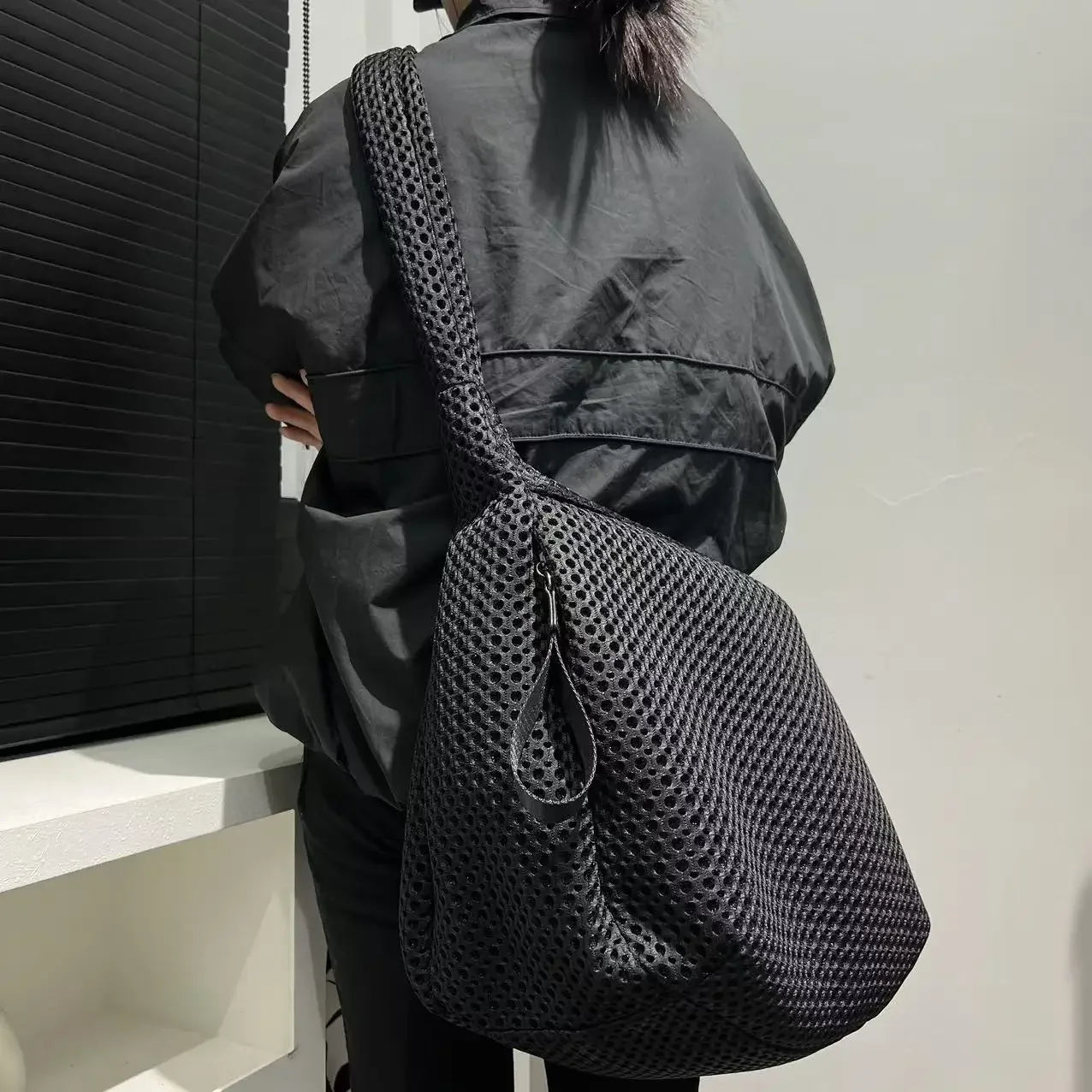 Ladies' fashionable mesh nylon lightweight diagonal cross bag with large capacity stitching casual shoulder bag