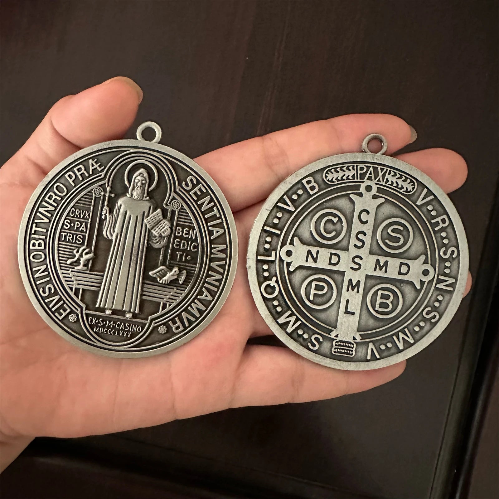 2PCS /Set EXTRA LARGE 3 INCH ST BENEDICT CROSS MEDAL VINTAGE BRASS TONE FINISH FOR WALL OR DESK DISPLAY/MEDALLA DE SAN BENITO