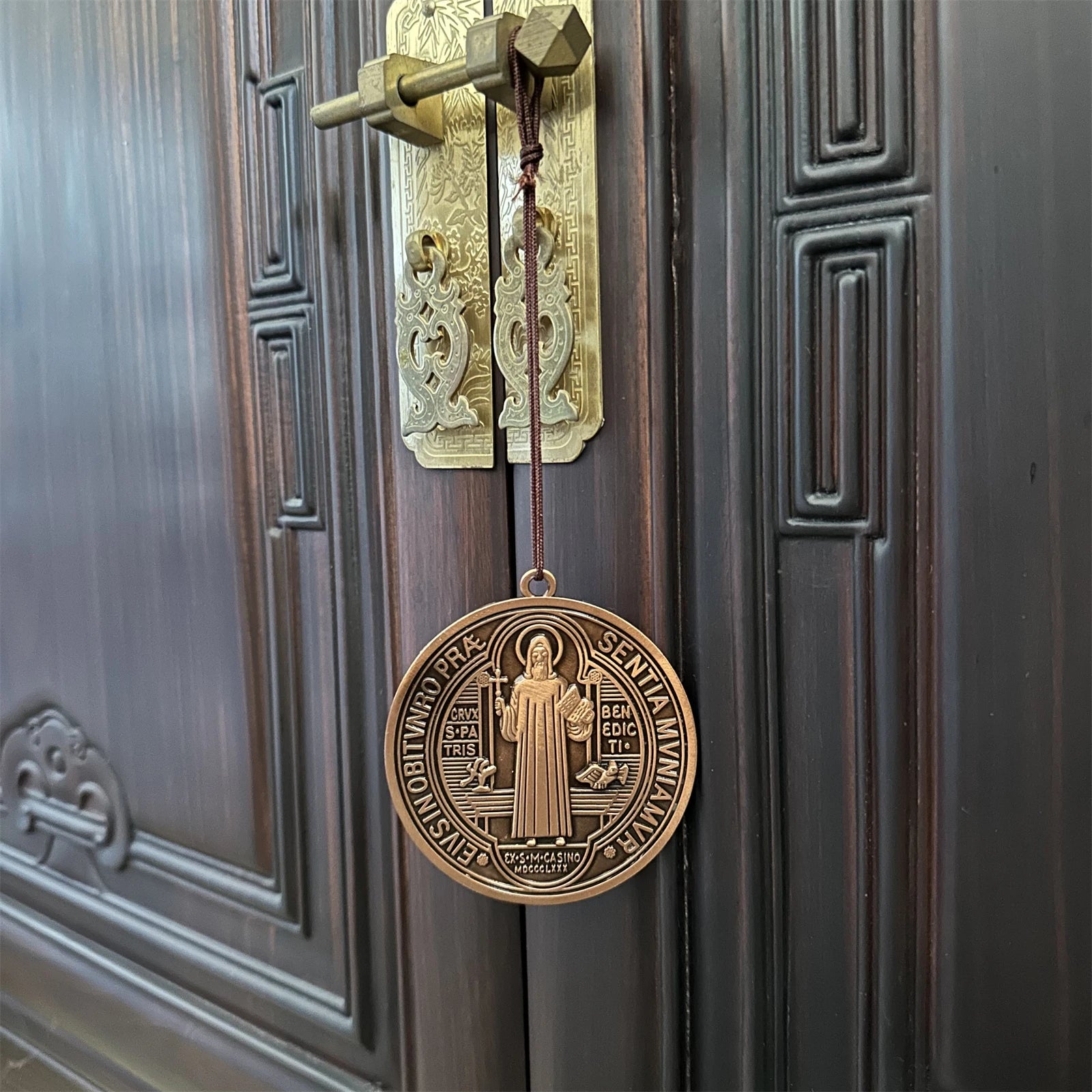 2PCS /Set EXTRA LARGE 3 INCH ST BENEDICT CROSS MEDAL VINTAGE BRASS TONE FINISH FOR WALL OR DESK DISPLAY/MEDALLA DE SAN BENITO